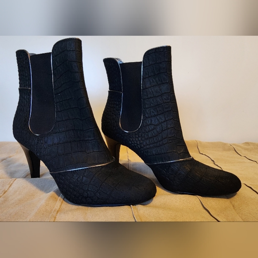 Circa Joan & David Booties - Women | Color: Black | Size 9.5